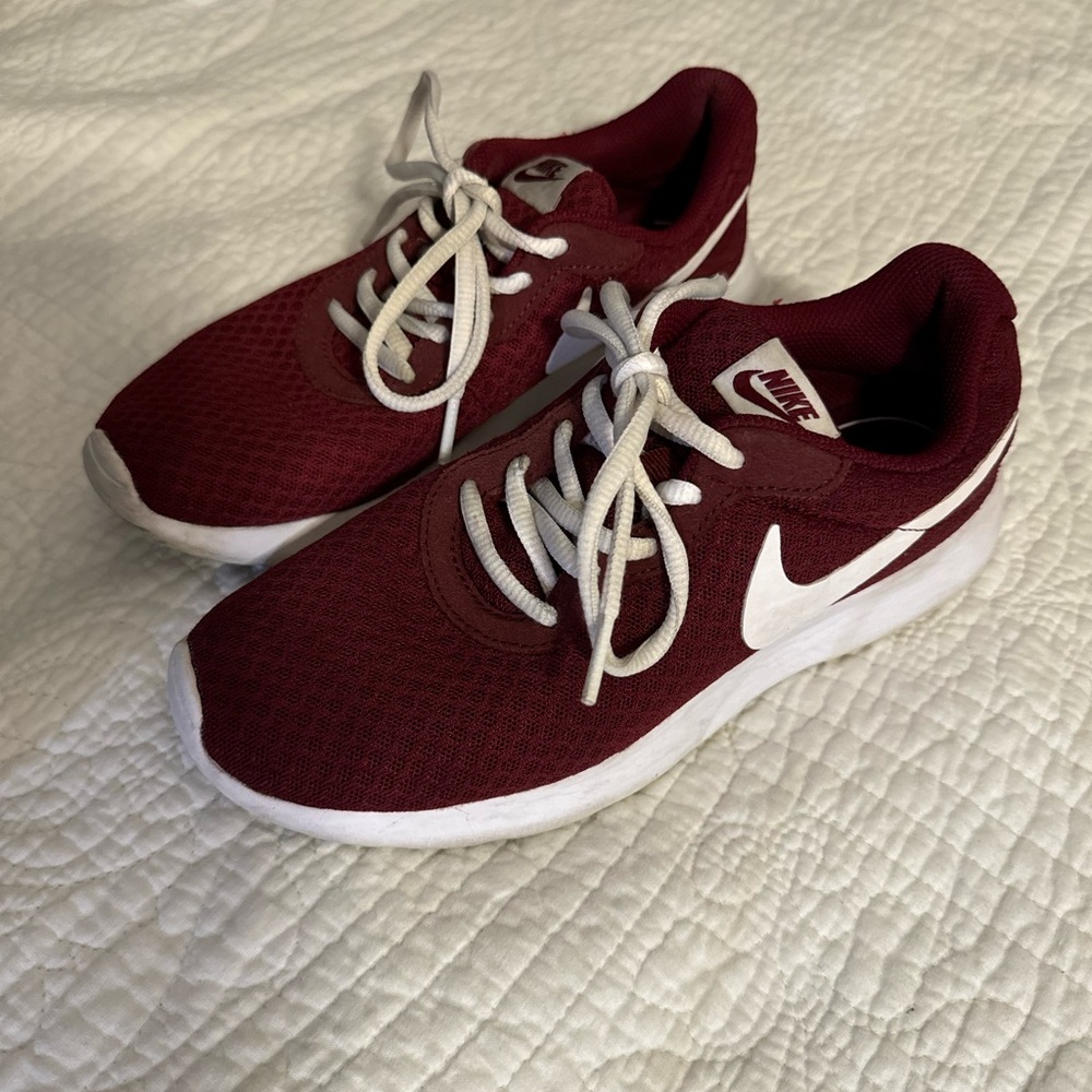Nike Tennis Shoes